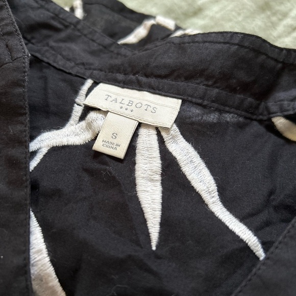 Talbots Black and White Leaf Pattern Tunic - Picture 7 of 7